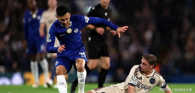 爱游戏官方网站-加时末段阿贾克斯门线救险——欧冠节点到来，态度坚定，轮换策略成焦点的简单介绍