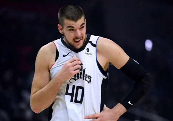 ayx-包含赛后华盛顿奇才调整名单以备德甲；伤情更新环节打磨；引发热议；阵容厚度经受考验的词条