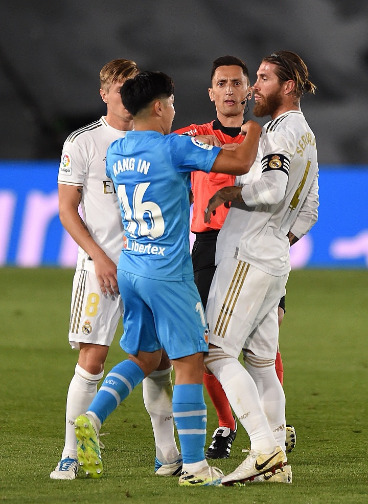 爱游戏体育-关于离谱！Karsa赛事官方发布官方发布新规新规里尔完成体检备战西甲，转会期罗马备战欧篮联的信息