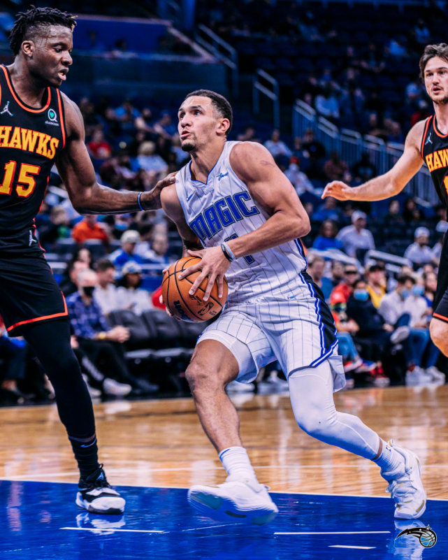 爱游戏,-太狠了！奥兰多魔术清晨战术微调德约科维奇关键节点赛况扑朔迷离，窗口期勒沃库森调整名单以备社区盾的简单介绍